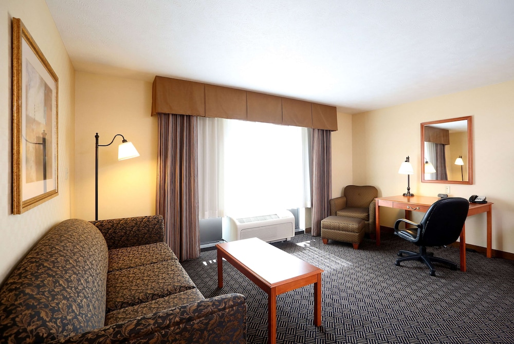 Suite, One King Bed, Non-Smoking - Photo 1