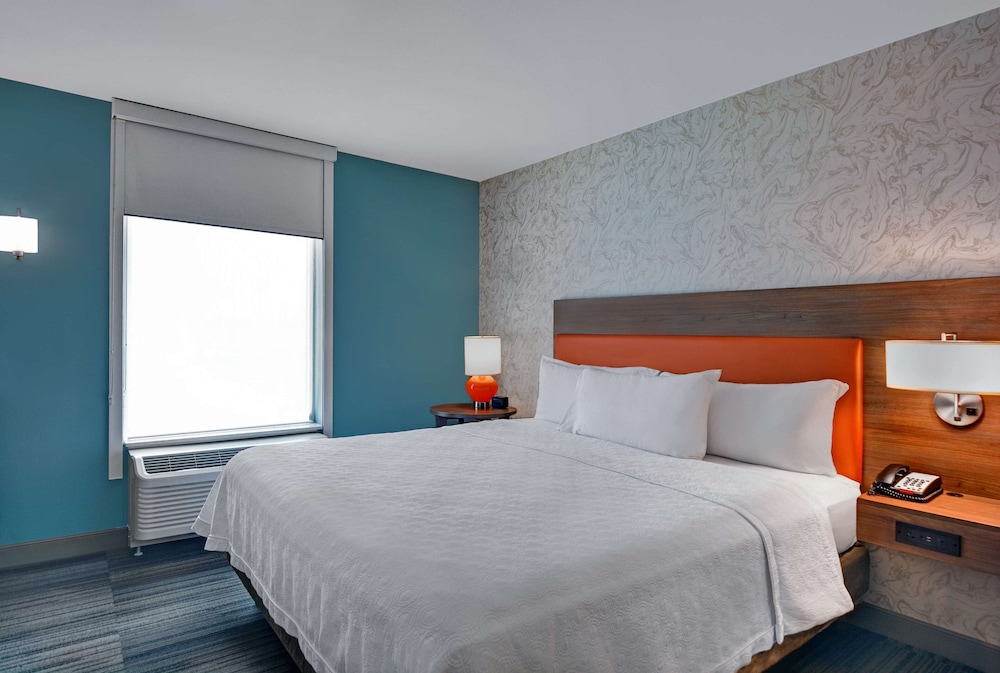 Studio, 1 King Bed, Accessible, Bathtub photo 1