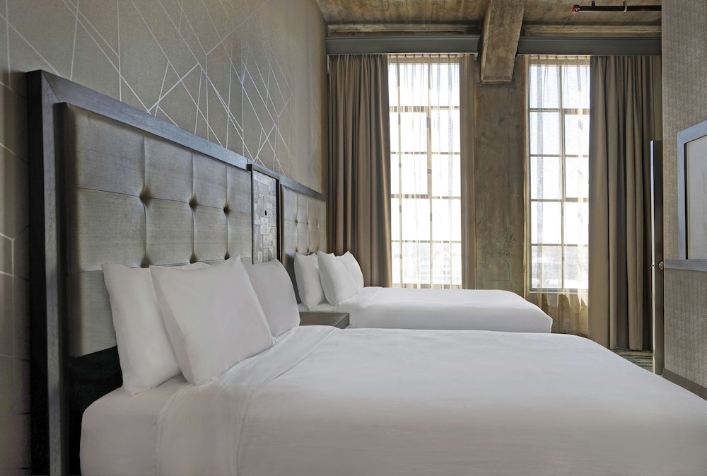 Suite, 2 Queen Beds - Photo 6