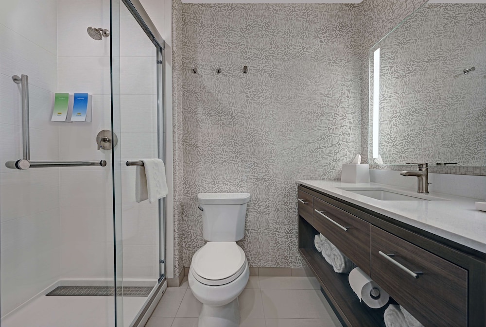 Studio, 2 Queen Beds, Accessible (Hearing) - Photo 4