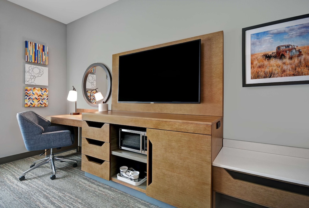 Room, 2 Queen Beds, Accessible, Bathtub - Photo 5
