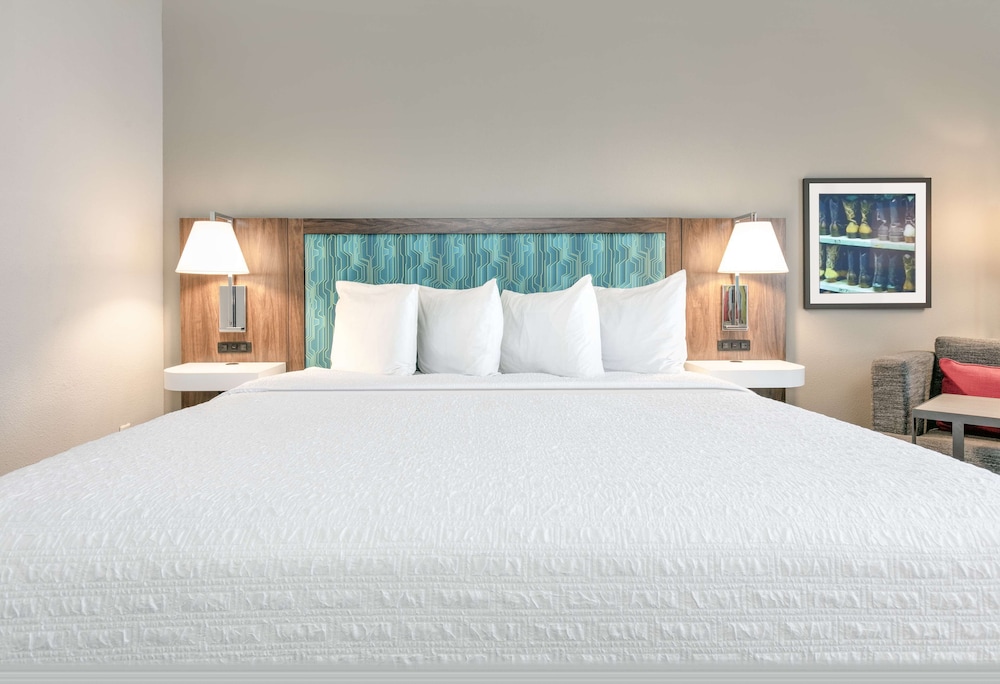 King bed - Photo 2