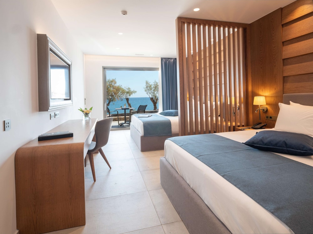 Comfort Quadruple Room, Garden View