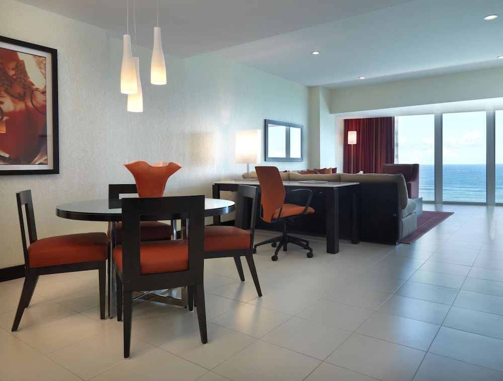 Deluxe Suite, 1 King Bed, Oceanfront - Photo 1