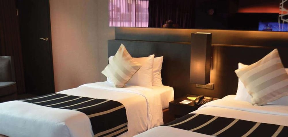 Deluxe Room, 2 Twin Beds, City View photo 3