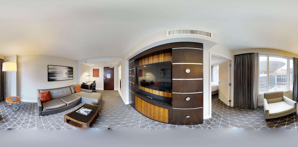 Suite, 1 Bedroom (with Shower) - Photo 1