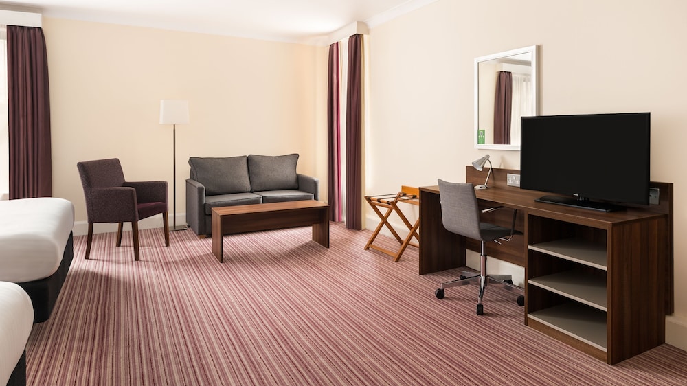 Premium Room, Multiple Beds - Photo 1