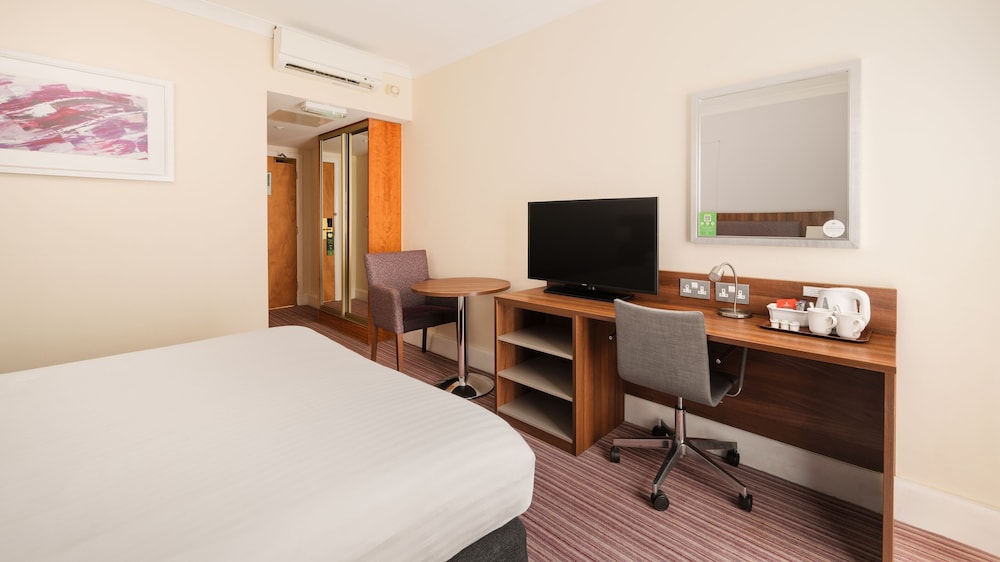 Standard Room, 1 Queen Bed - Photo 4