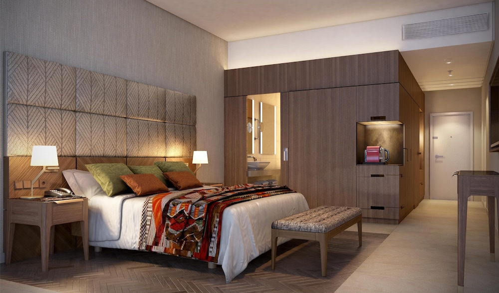 Superior Room, 1 King Bed, Balcony, City View