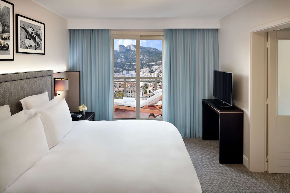 Suite, 1 King Bed (Columbus)