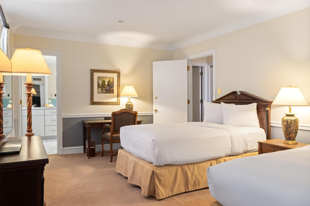 Room, Multiple Beds (The Drake Residence)