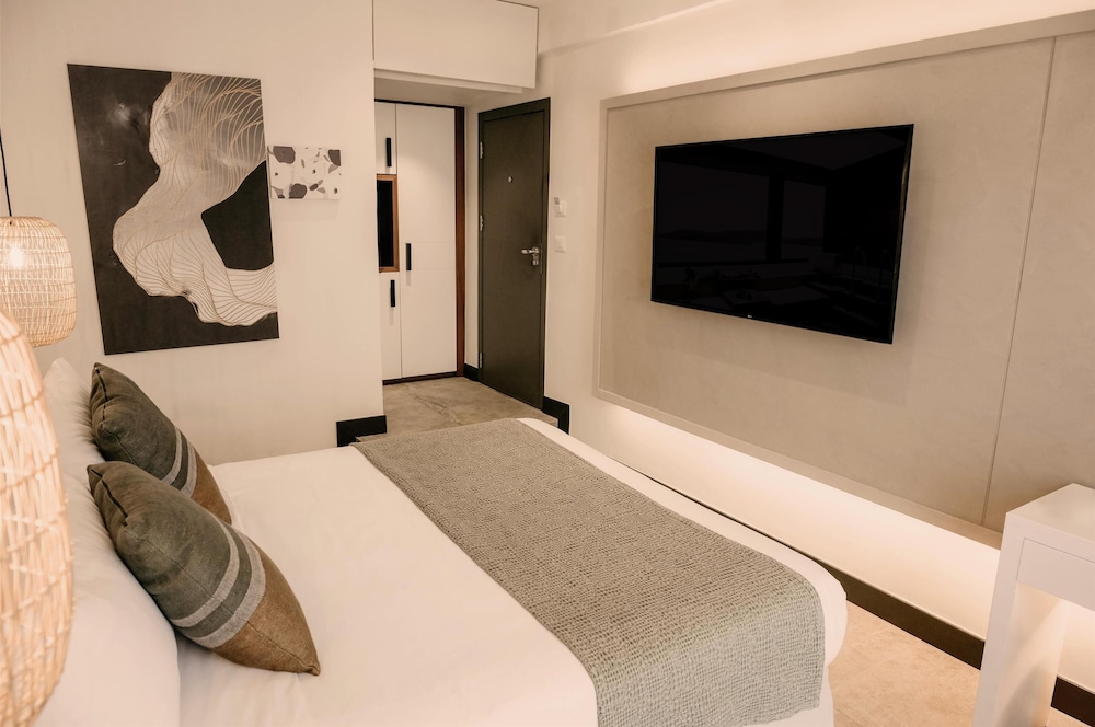 Room, 1 Queen Bed (Sapphire Cozy Nest)