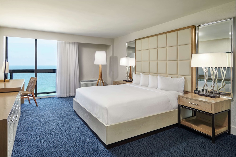 Suite, 1 King Bed, Oceanfront