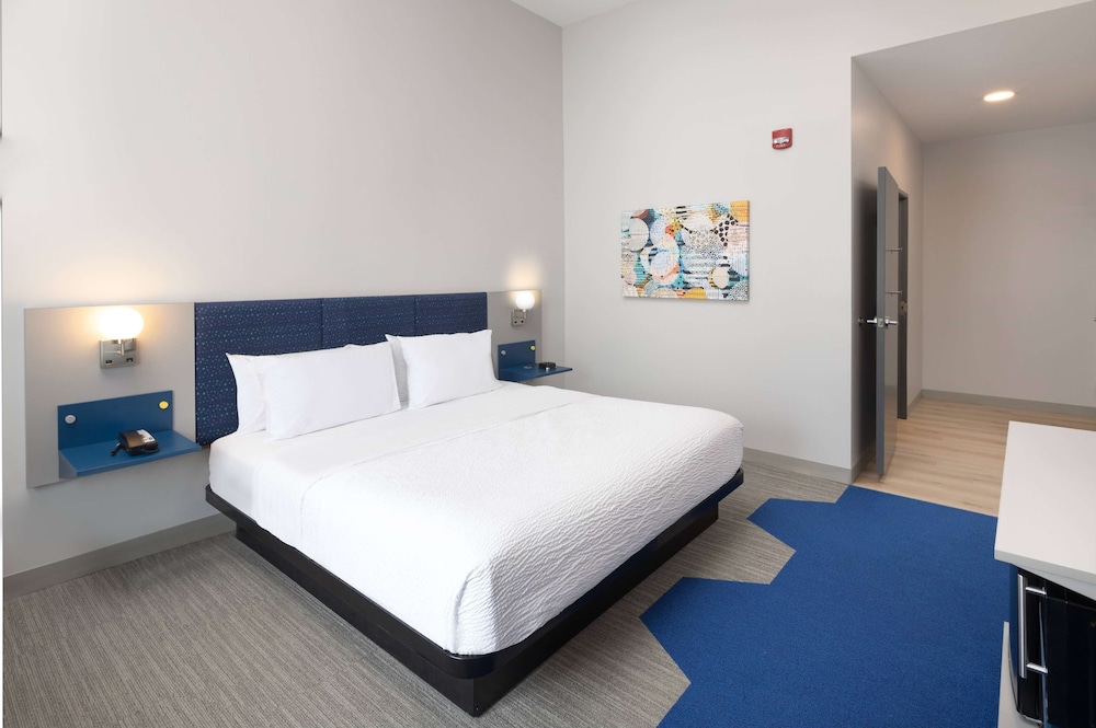 Studio Suite, 1 King Bed, Accessible, Non Smoking (Mobility) - Photo 2