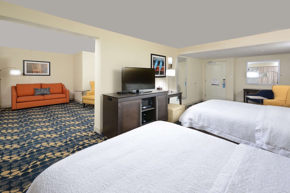 Room, Multiple Beds, Accessible, Bathtub (Mobility & Hearing)