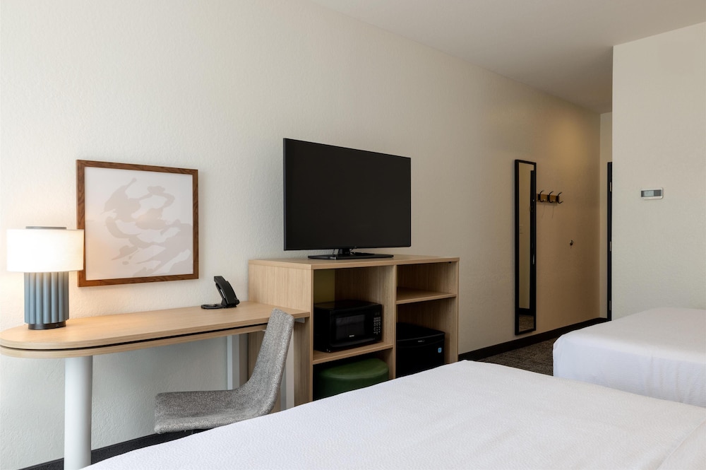 Room, 2 Queen Beds - Photo 3