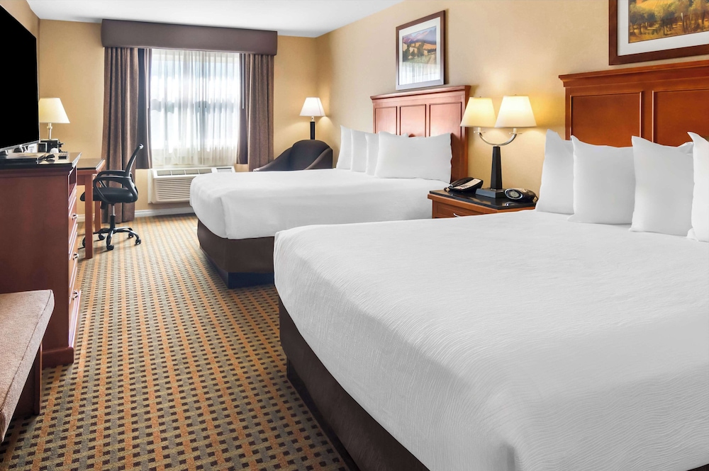 Standard Room, 2 Queen Beds, Accessible, Refrigerator - Photo 2