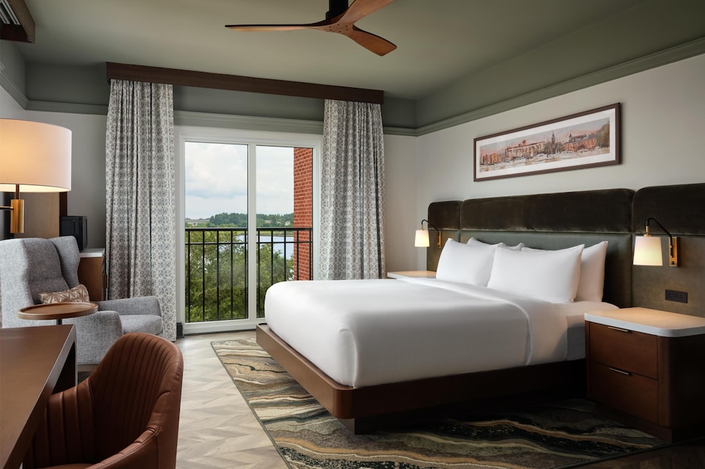Room, 1 King Bed (Water View)