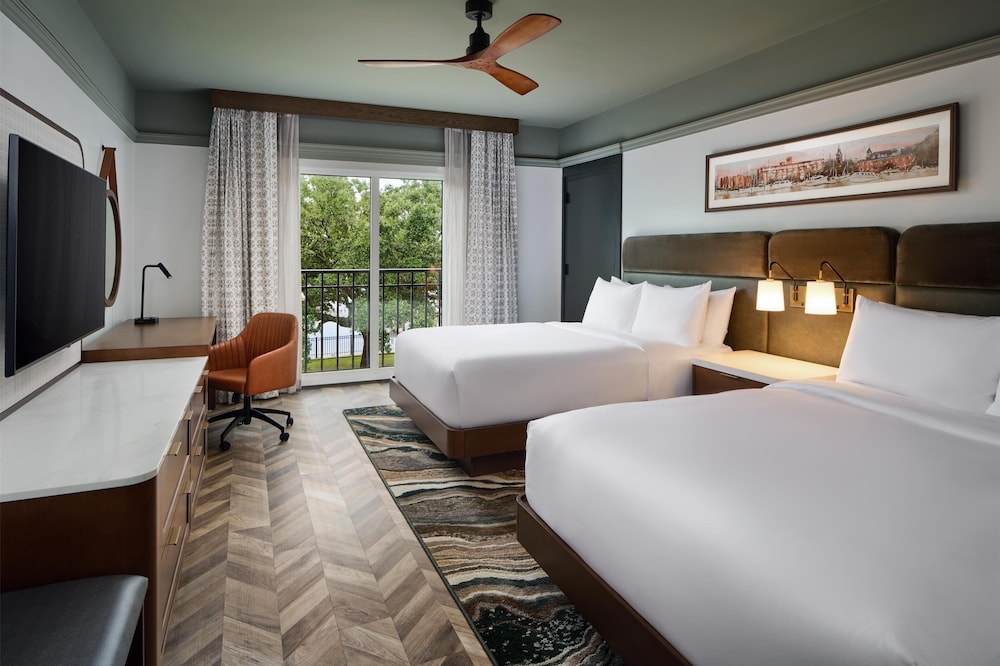 Room, 2 Queen Beds (Water View)