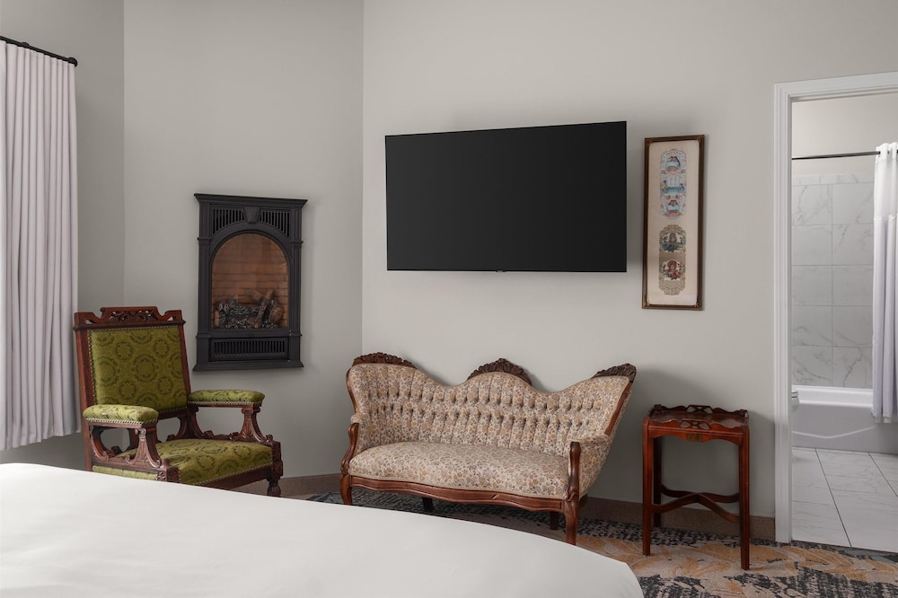 Room, 1 King Bed, Fireplace