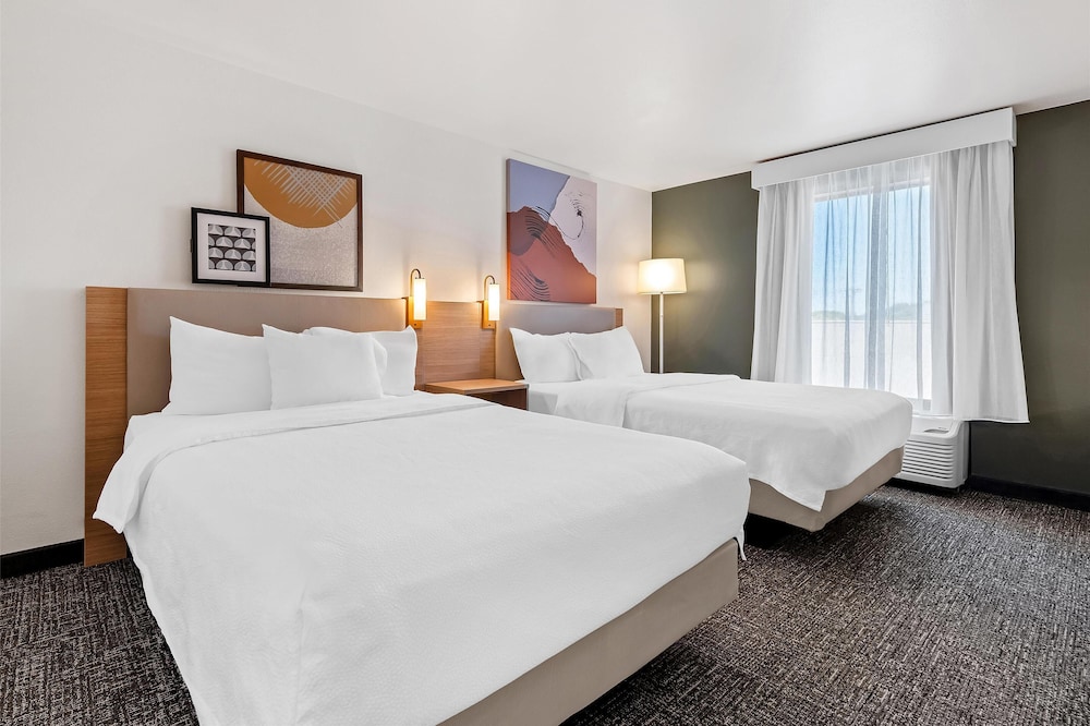 Room, 2 Queen Beds - Photo 1