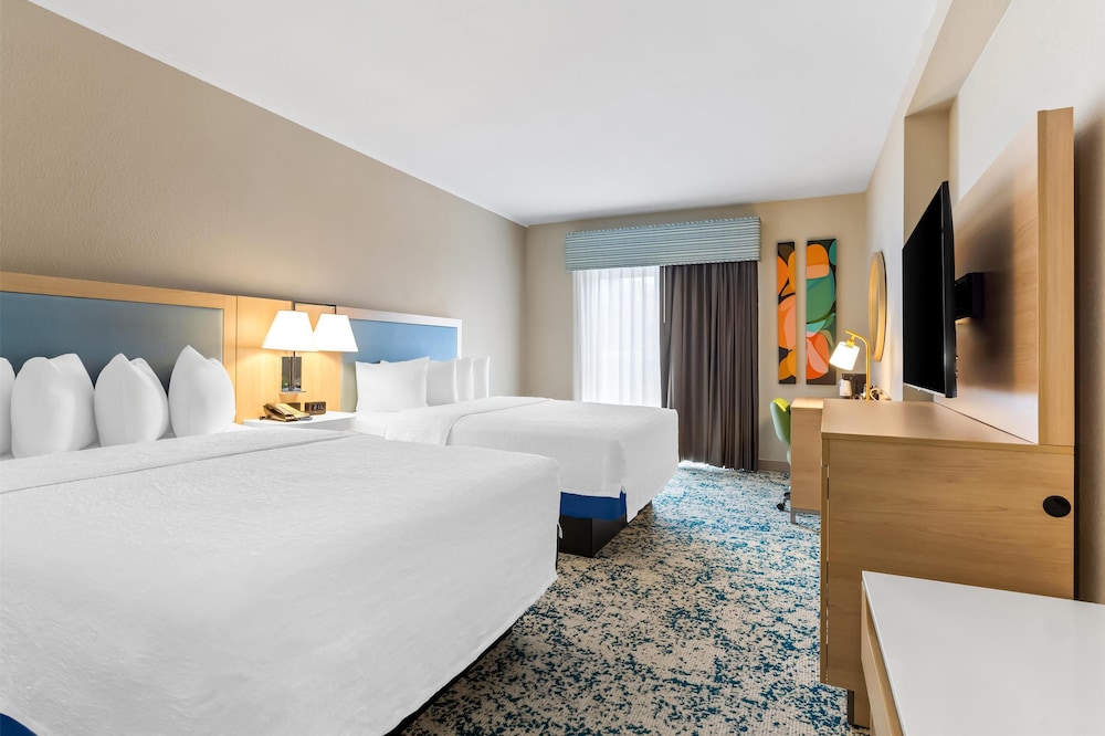 Room, 2 Queen Beds, Terrace - Photo 1