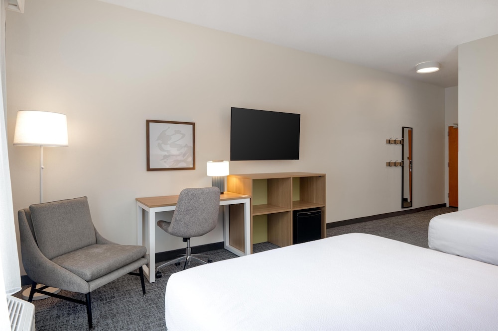 Room, 2 Queen Beds photo 2