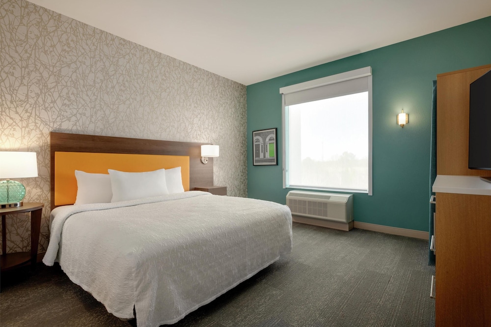 Suite, 1 Bedroom - Photo 1