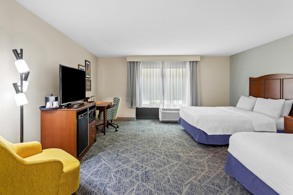 Room, 2 Queen Beds, Accessible, Non Smoking photo 2