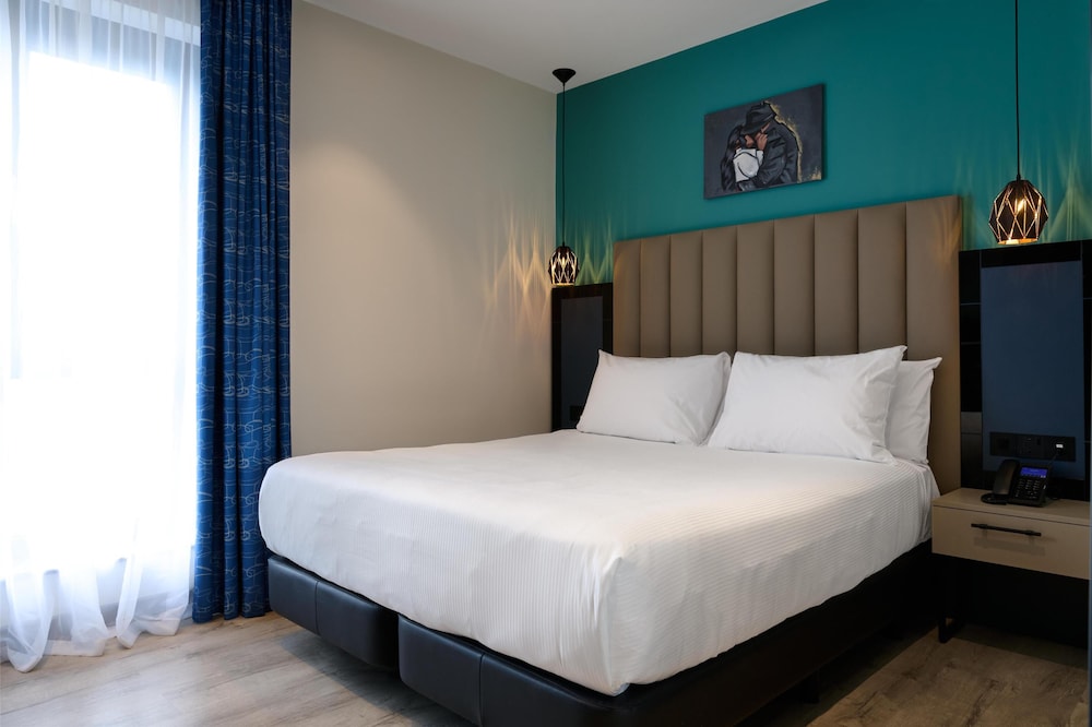 Room, 2 Double Beds - Photo 4