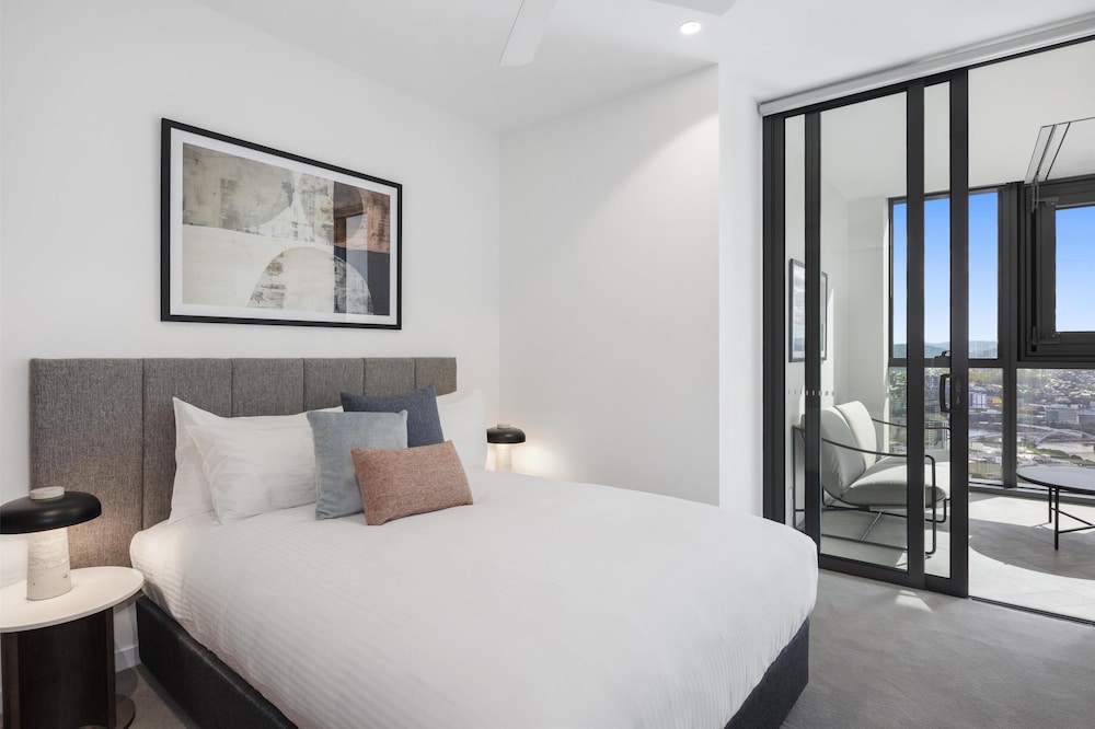 3 Bedroom Skyline View Suite