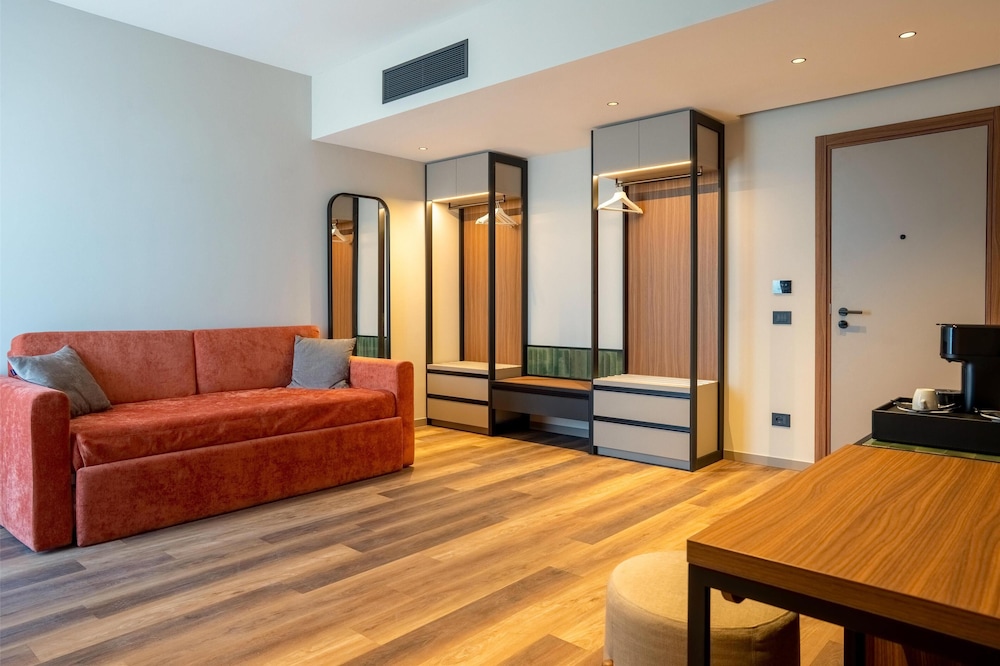 Deluxe Room, 1 King Bed with Sofa bed, Balcony