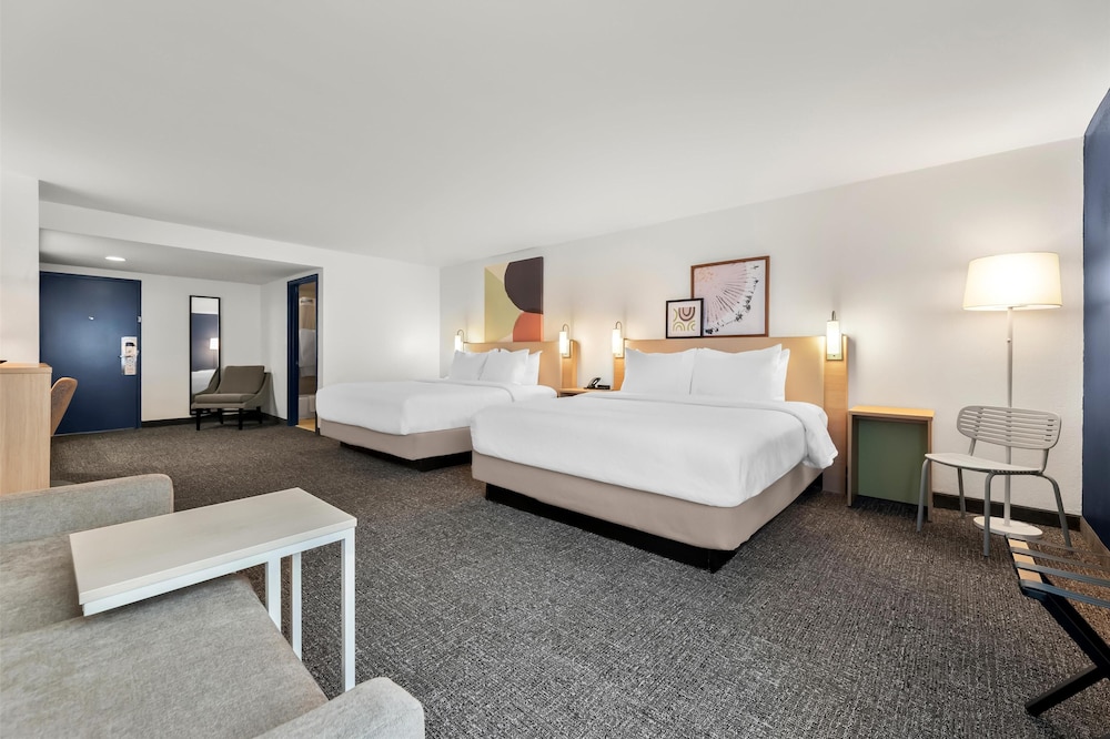 Room, Multiple Beds - Photo 1