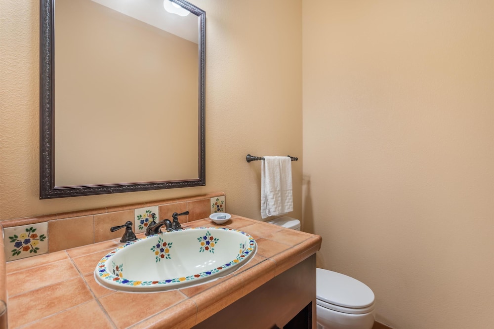 Suite, Multiple Beds, Non Smoking, Refrigerator & Microwave - Photo 4