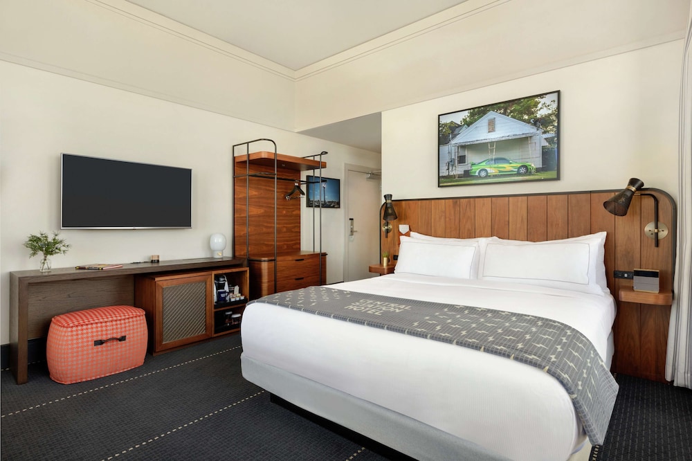 Room, 1 King Bed (Concourse) - Photo 5