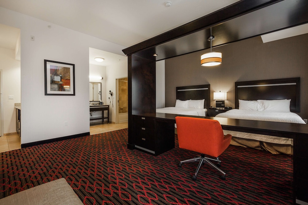 2 Queen Beds Studio Suite Non-Smoking - Photo 1