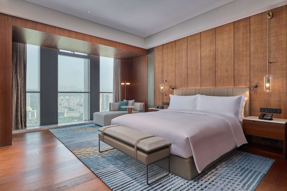 Suite, 1 King Bed (Ambassador) - Photo 6