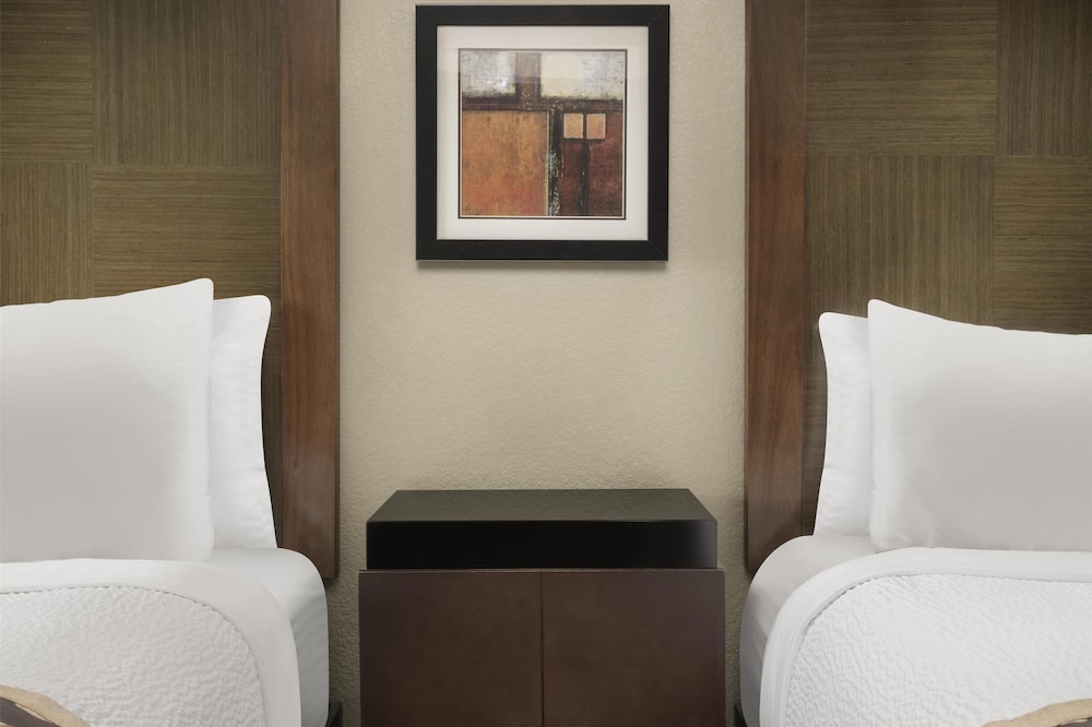 Standard Room, 2 Queen Beds, Accessible, Refrigerator & Microwave - Photo 3