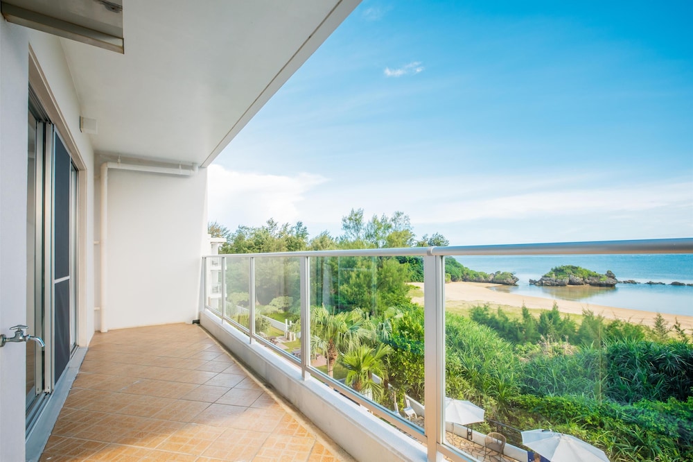 Standard Room, Multiple Beds, Balcony, Ocean View photo 3