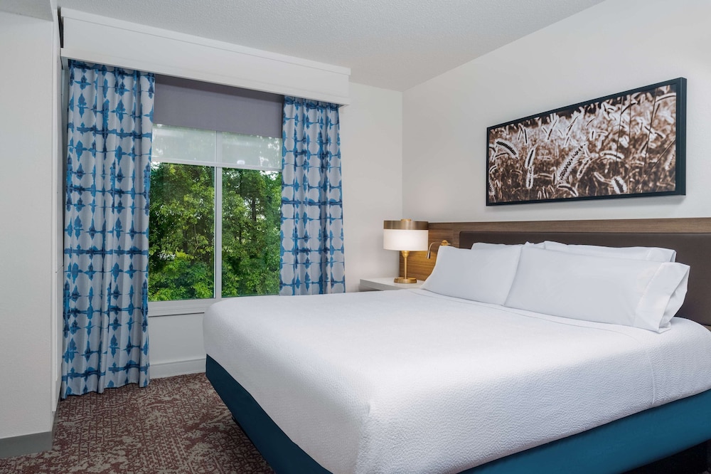 King Room Jr. Suite - Photo 3