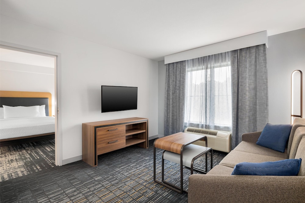 Suite, 2 Queen Beds, Accessible, Bathtub