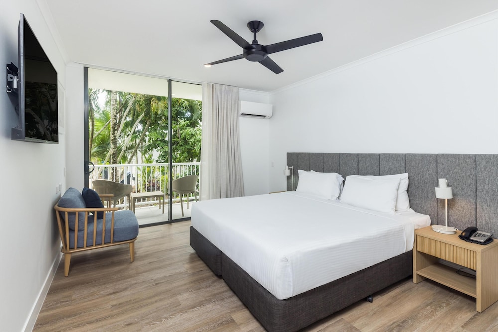 Premier Room, Pool View (No Housekeeping)