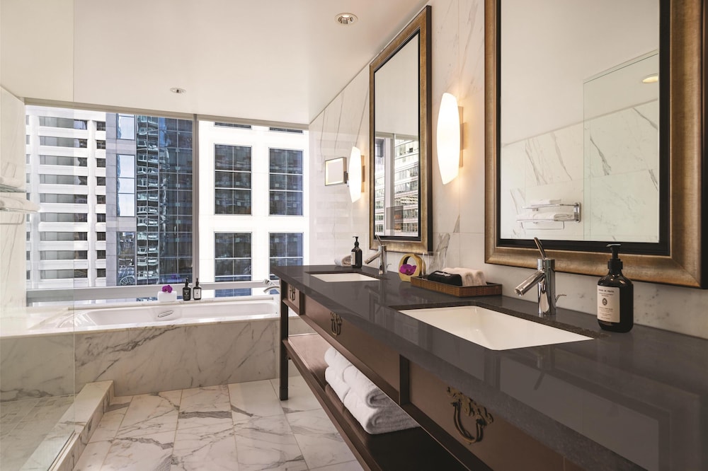 Premium Suite, 1 Bedroom, Balcony - Photo 7