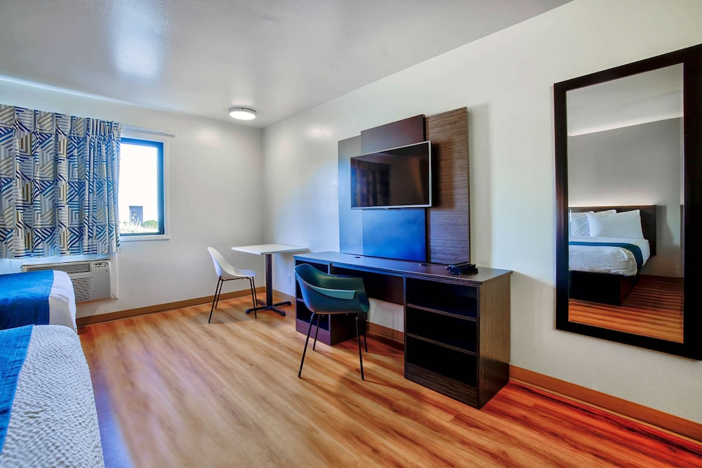 Standard Room, 2 Double Beds, Smoking photo 1