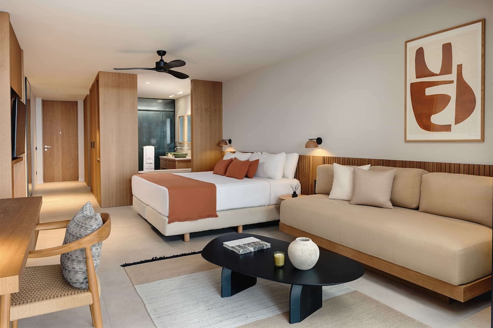 Junior Suite (Swim Up - Adults only)