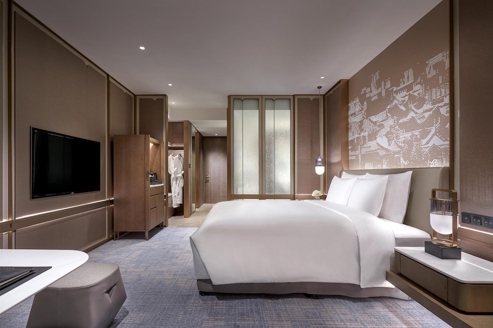 Room, 1 King Bed (Executive Deluxe King)