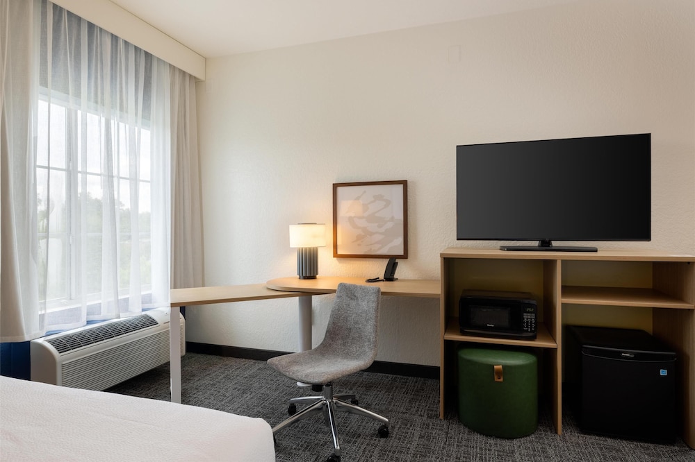 Room, 2 Queen Beds, Accessible, Bathtub (Mobility & Hearing) - Photo 2