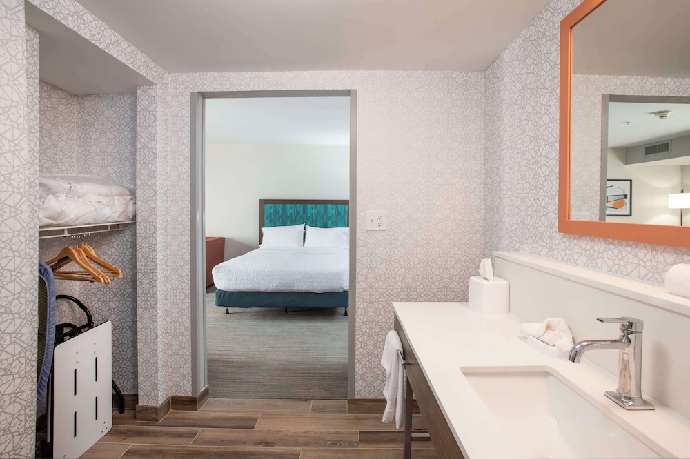 Room, 2 Queen Beds, Accessible - Photo 7