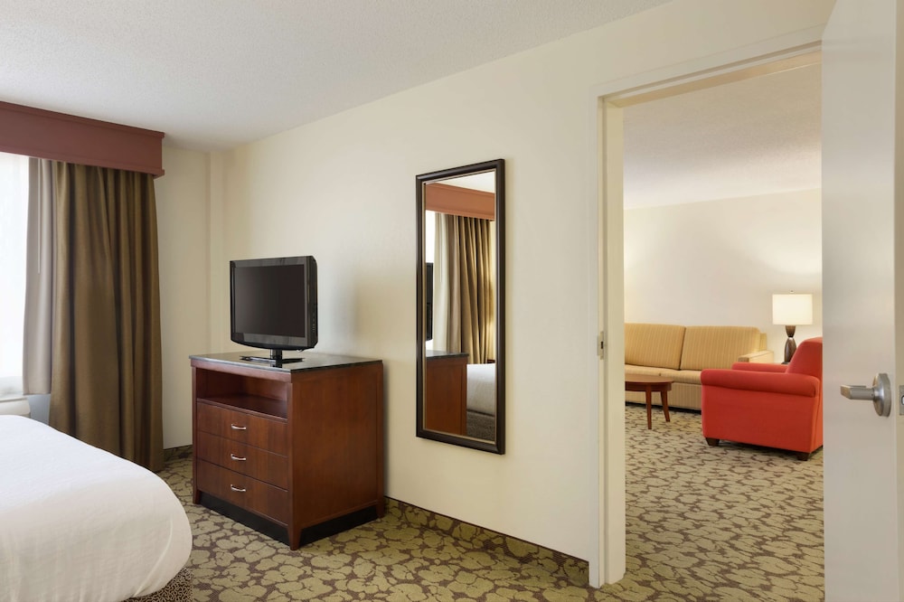 1 King Suite, Mobility/Hearing Accessible Bathtub - Photo 1