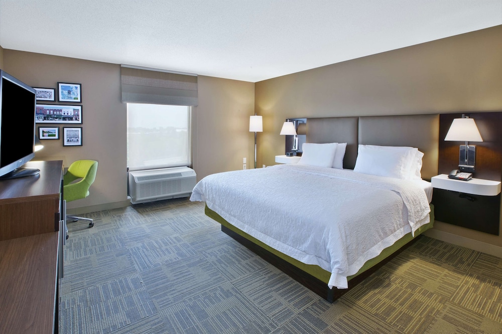 Room, 1 King Bed, Accessible - Photo 2